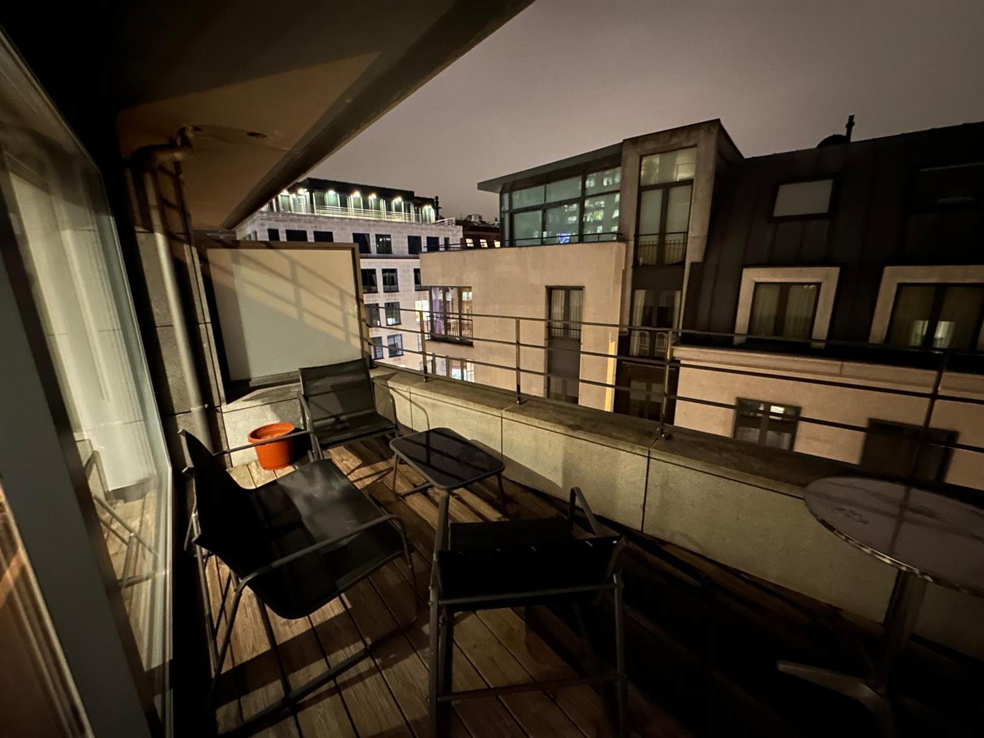 Apartment With Balcony In Brussels Center Eksteriør billede